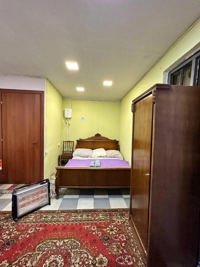 Апартаменты Vahe'S Family Guests House Ереван Экстерьер фото
