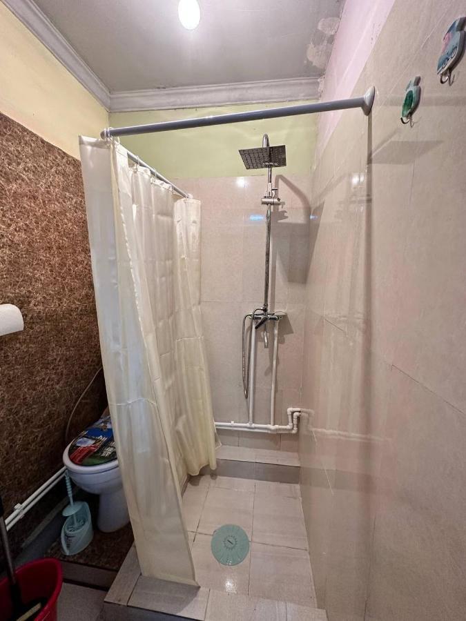 Апартаменты Vahe'S Family Guests House Ереван Экстерьер фото