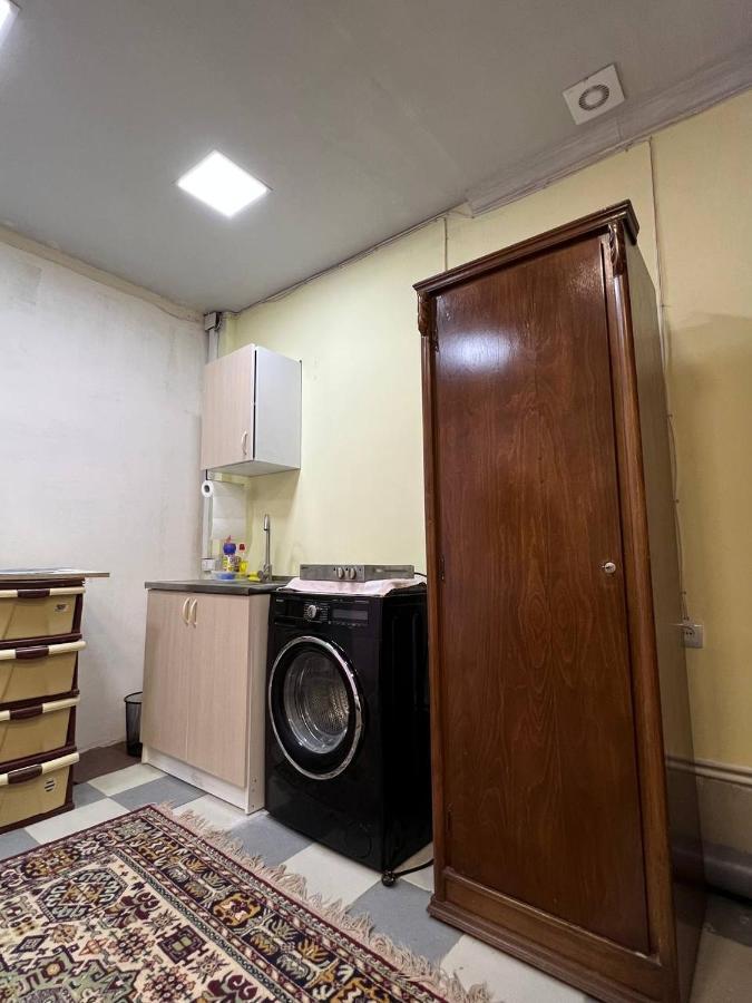 Апартаменты Vahe'S Family Guests House Ереван Экстерьер фото
