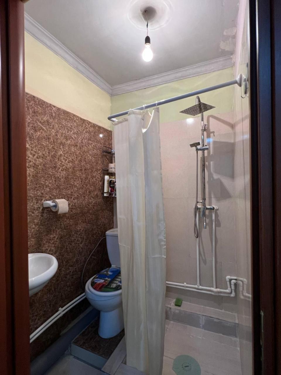 Апартаменты Vahe'S Family Guests House Ереван Экстерьер фото