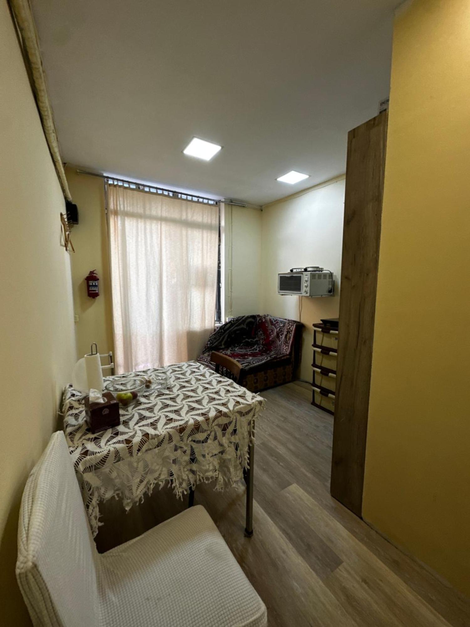 Апартаменты Vahe'S Family Guests House Ереван Экстерьер фото